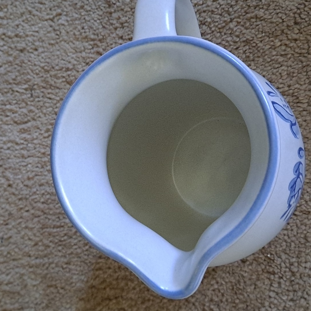 Water pitcher - Picture 2 of 3